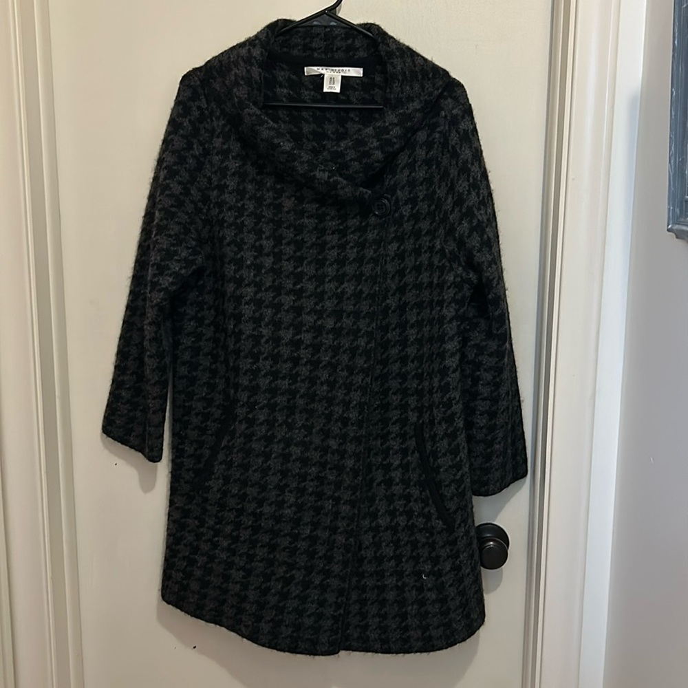 Houndstooth black and gray coatigan